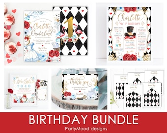 Op de afbeelding: Een verjaardagsfeestpakket met een printbare uitnodiging, een bedankkaartje en een envelop met een fantasierijk Alice in Wonderland-thema. Het ontwerp heeft een zwart-wit geruit patroon met rode harten, rode rozen en gouden accenten. De tekst op de uitnodiging luidt "Charlotte's Onederland".