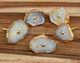 Pomello per cassetto in pietra di agata naturale, pomello per mobile in agata, pomello per mobile in agata dorata con effetto vortice
