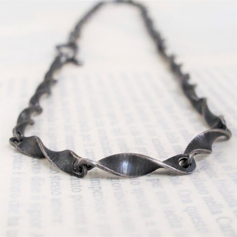 Collana Girocollo Bohémien Con Ciondolo Sole Spirale - Corda Nera Regolabile, Gioiello Etnico Donna