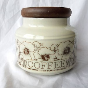 Vintage Hornsea Cornrose coffee canister with wooden lid. Sarah Vardy. 1980s. Lancaster vitramic.