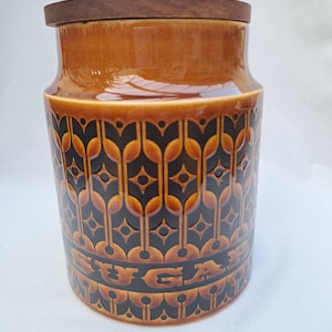 Vintage Hornsea Heirloom sugar storage jar in Autumn brown and black. John Clappison. Wooden lid (no seal)