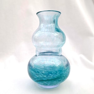 vintage Caithness Glass Rondo posy vase in swirling aquamarine, sapphire blue and lilac glass. Double gourd shape.