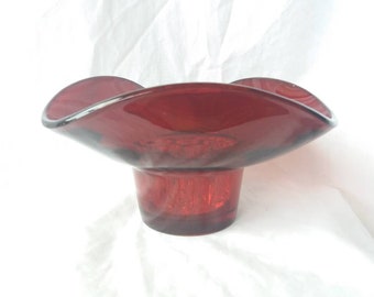 ciotola di fiori di boccia di rosa rosa rosso rubino vintage. sowerby o Davidsons Glass. Dal 1930 al 1960. con rana fiore di vetro a cupola.