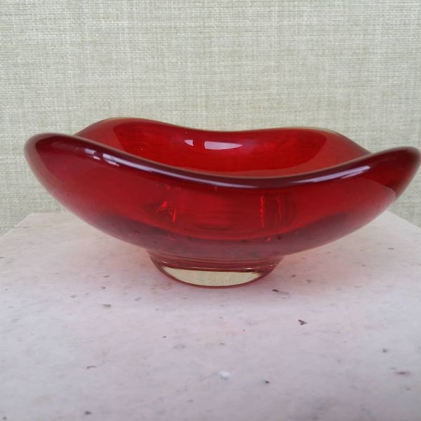 Vintage ruby red four cornered glass dish by Geoffrey Baxter whitefriars 9517
