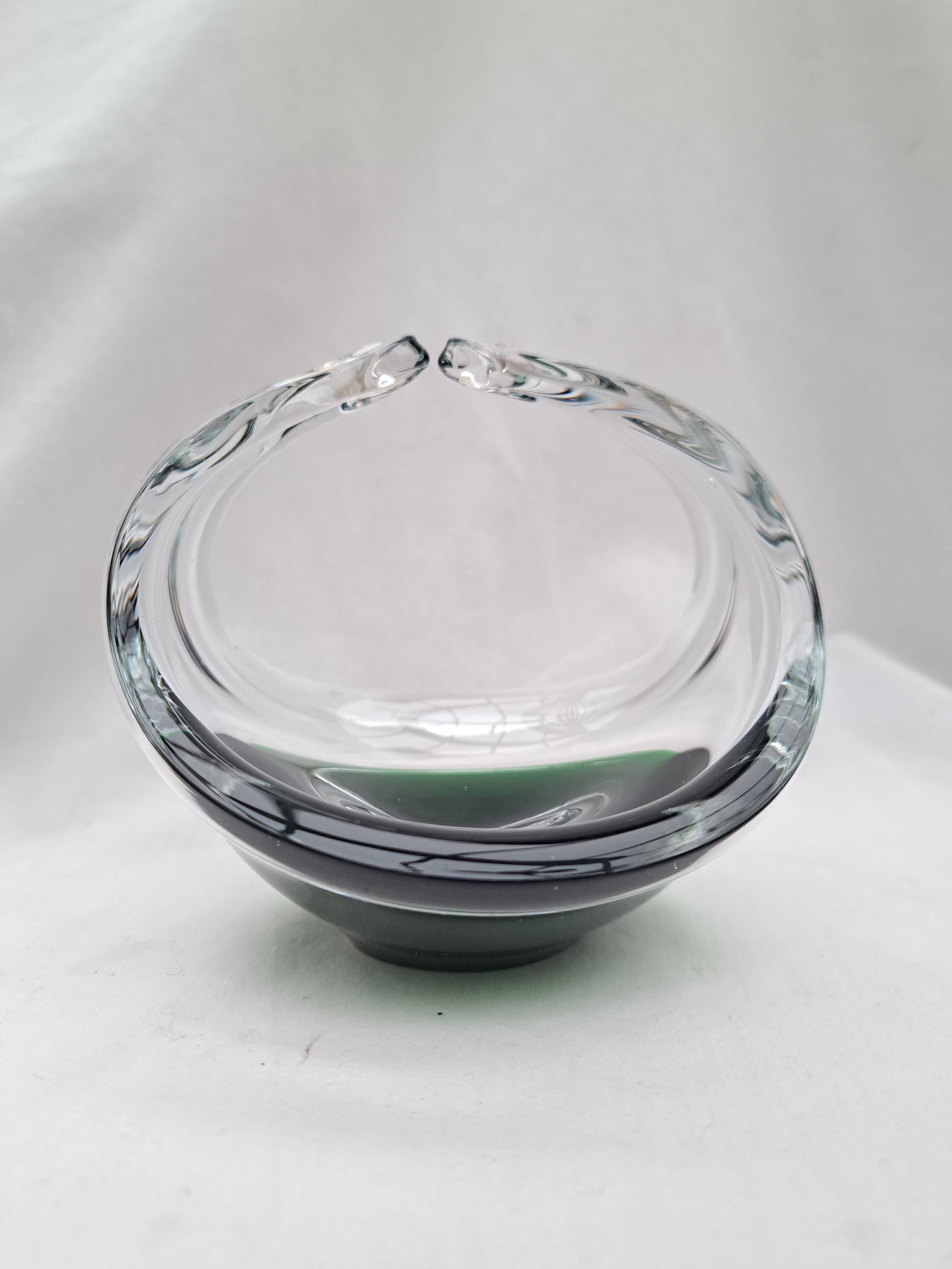 ベネチアンガラスのバスケット　ムラノガラス エメラルドガラスで覆われたヴィンテージのムラーノガラスバスケット