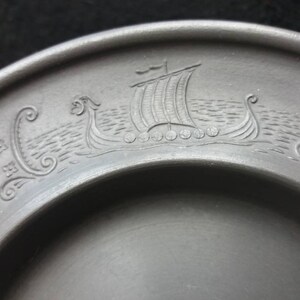 Vintage Vesttinn pewter dish made in Norway. Viking longship. Seafarers dragon ships. Tinn image 2