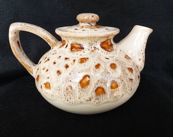 Vintage Fosters Pottery Honeycomb tea pot. drip glaze caramel. 1970s -1990s lava glaze