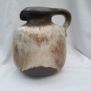 vintage Carstens Atelier jug vase. Gerda Heuckeroth. 1960s west german pottery WGP. fat lava. red clay earthenware. handled jug vase.