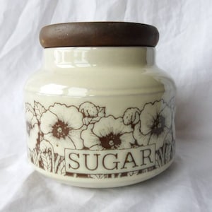 Vintage Hornsea Cornrose sugar canister with wooden lid. Sarah Vardy. 1980s. Lancaster vitramic.