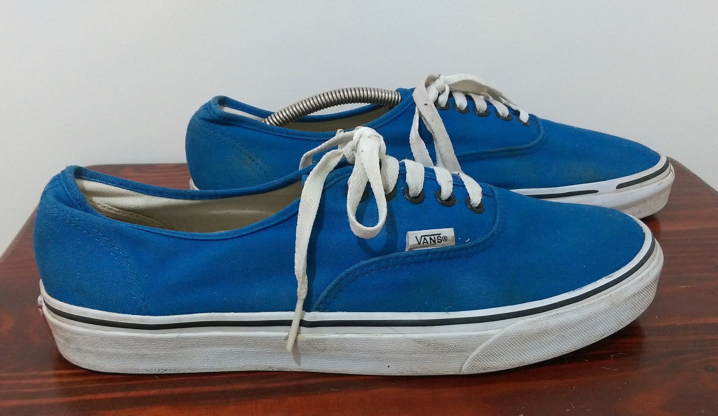 van off the wall sneakers