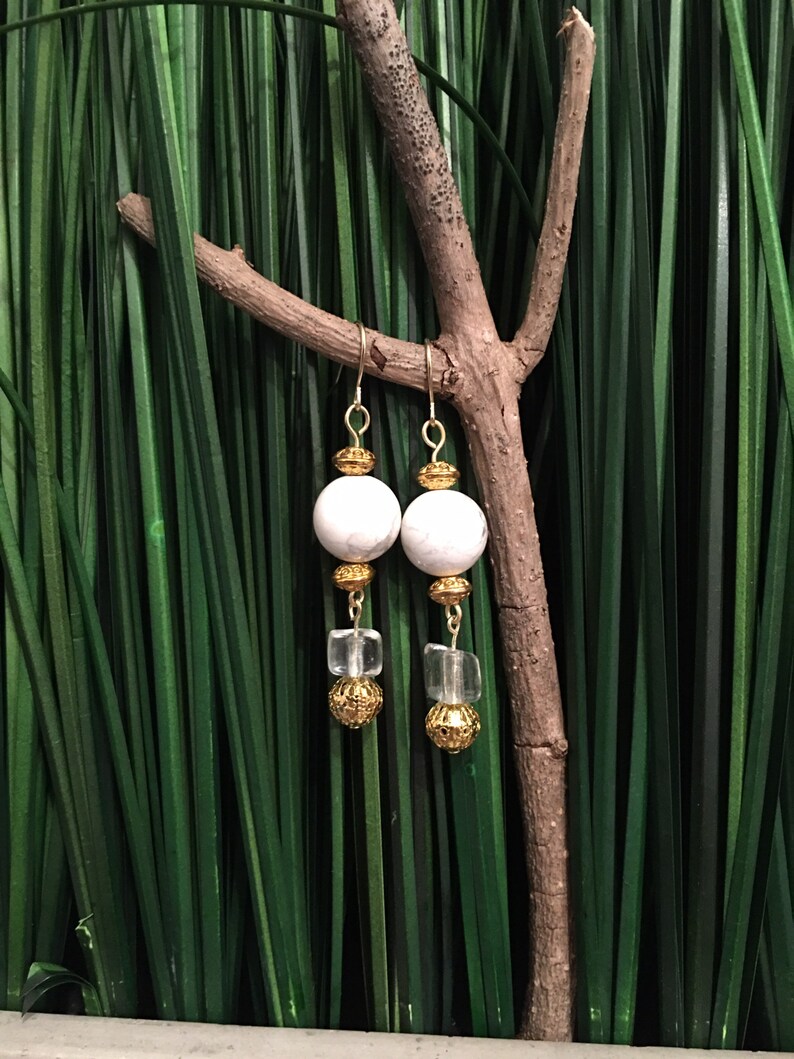 355 White Howlite /& Gold Drop Earrings with Circular TuscanVintage Chandelier Drop Crystals.