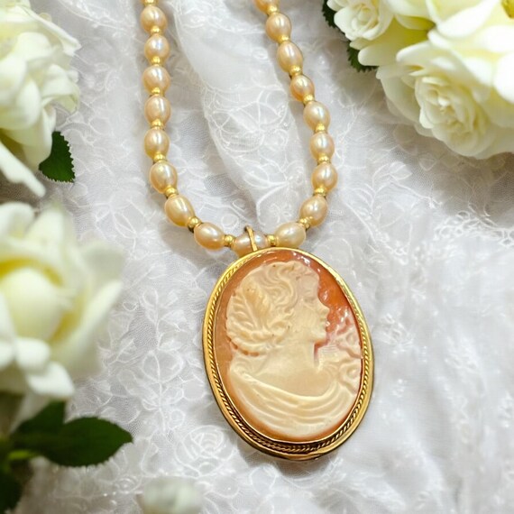 1579. Pink Pearl Necklace With Vintage/italian Gold Cameo Pendant 
