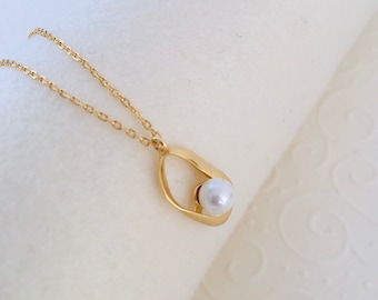 Pearl necklace in silver with gold plating