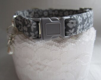 Sparkle and flowers soft cat collar