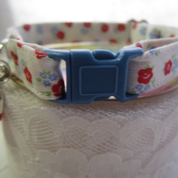 Tiny red flowers soft cat collar, flower cat collar, summer cat collar, dainty floral cat collar