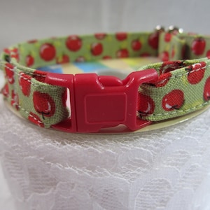 Country Apples ( green) soft cat collar