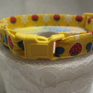 Strawberry Butterfly Cat Collar: Breakaway Safety Buckle