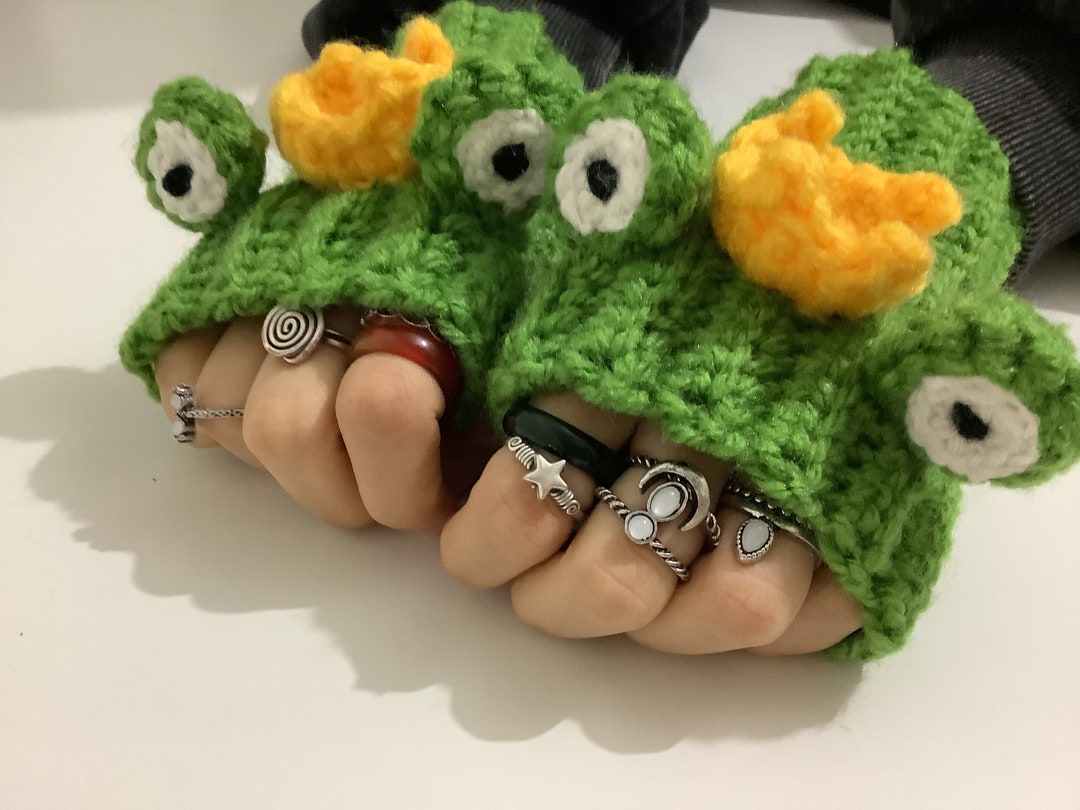Frog Fingerless Gloves, Hand Warmers Crocheted Frog Mittens, Knit