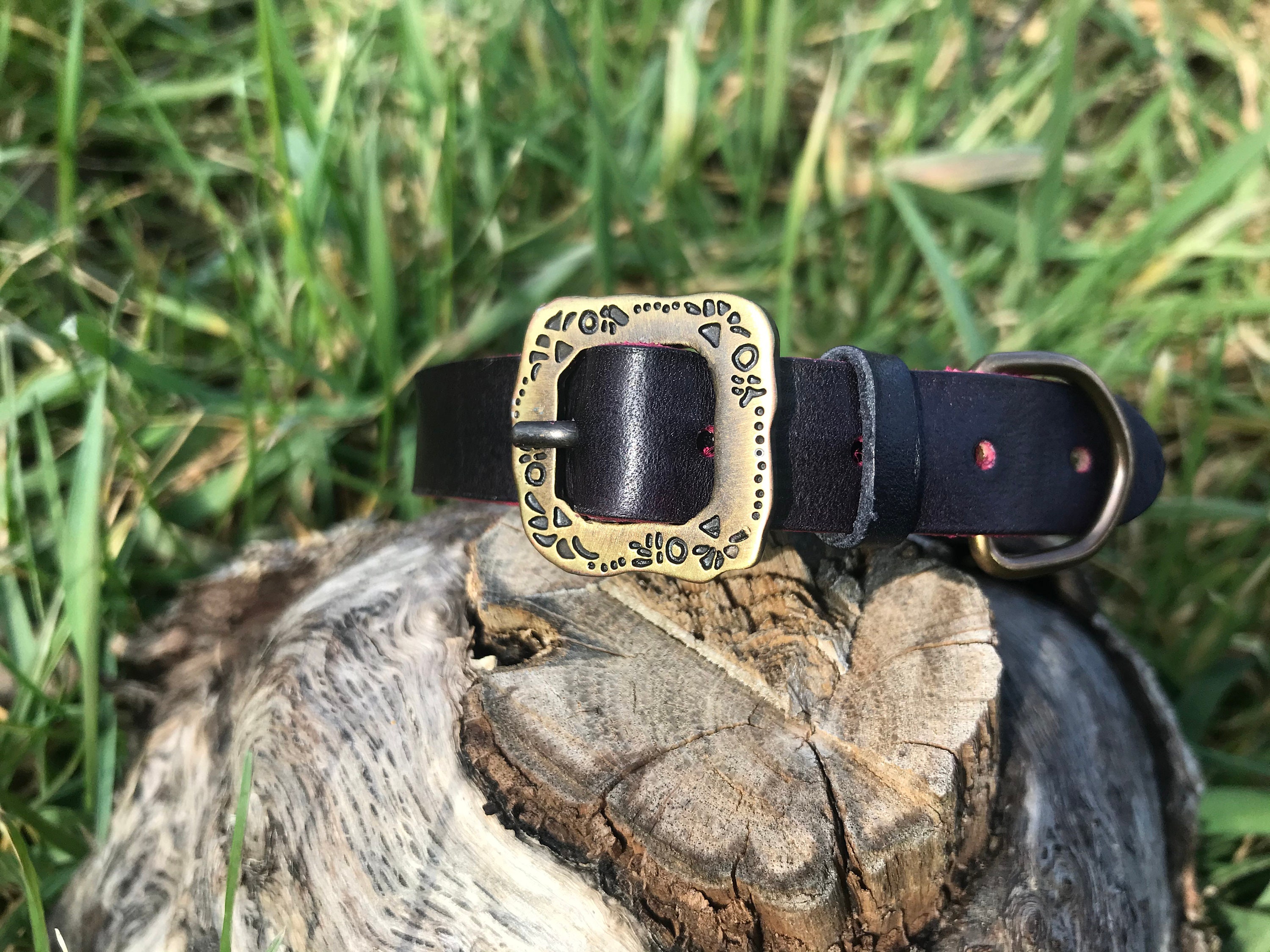 Collier en Cuir Pour Chat ou Chaton Personnalisable Futhark, Runes, Viking, Vieux Norrois.