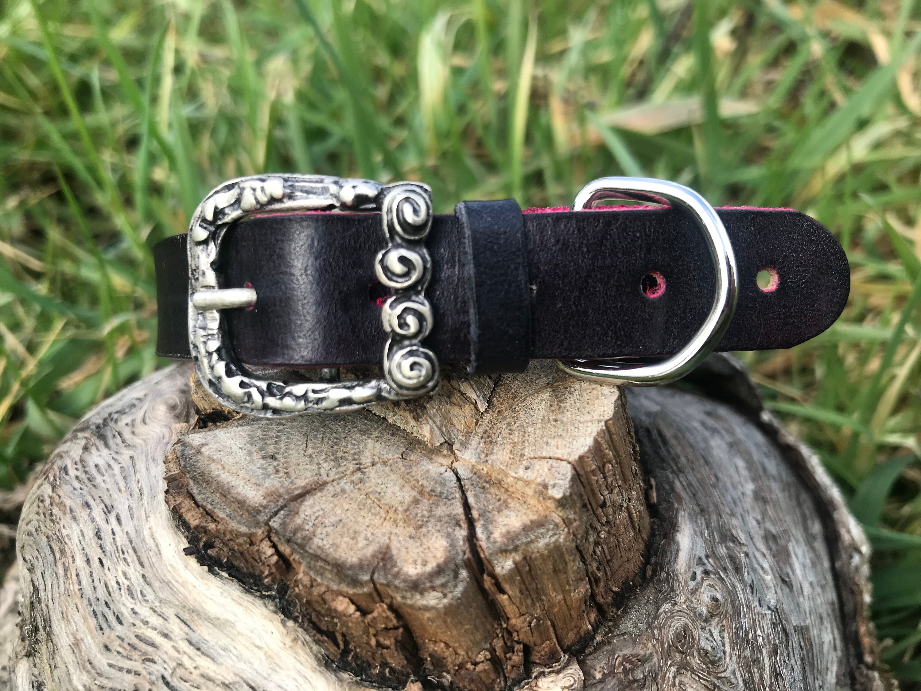 Collier de Chat ou Chaton en Cuir Personnalisable Futhark, Runes, Viking, Vieux Norrois. Collier Pré