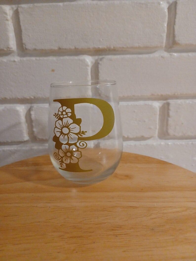 Stemless wine glass monogram