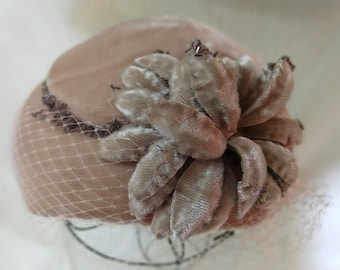 Vintage 1940s Juliette hat with beading and veil, beige church hat, ladylike romantic 40's statement hat, unique vintage hat