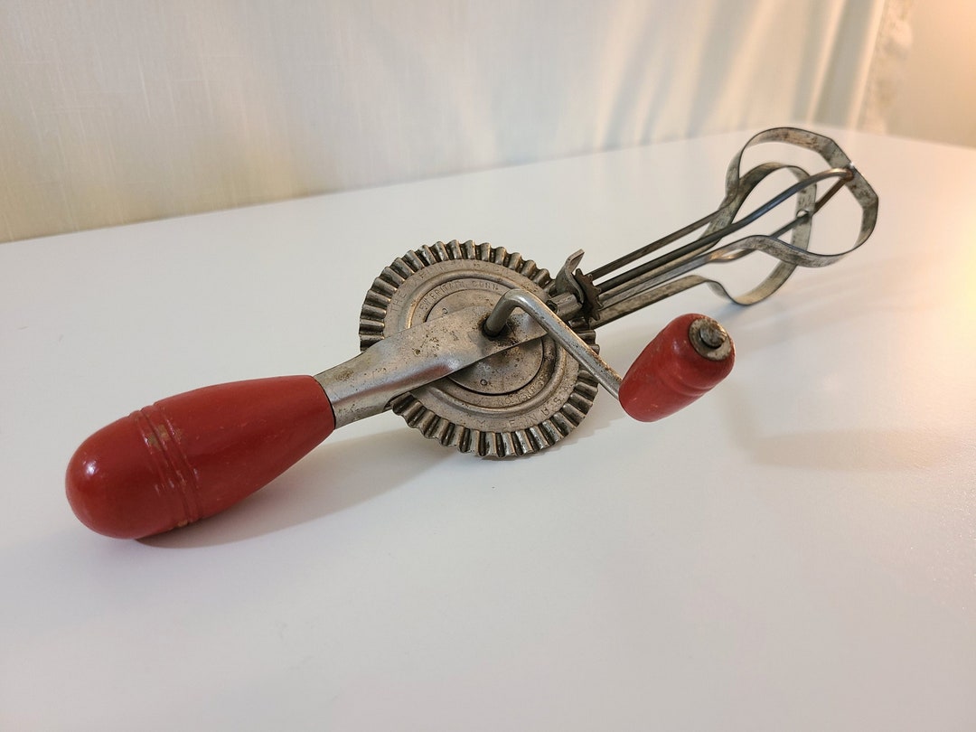 30's 40's Manual Egg Beater Hand Mixer Red Wood Handles Primitive ...