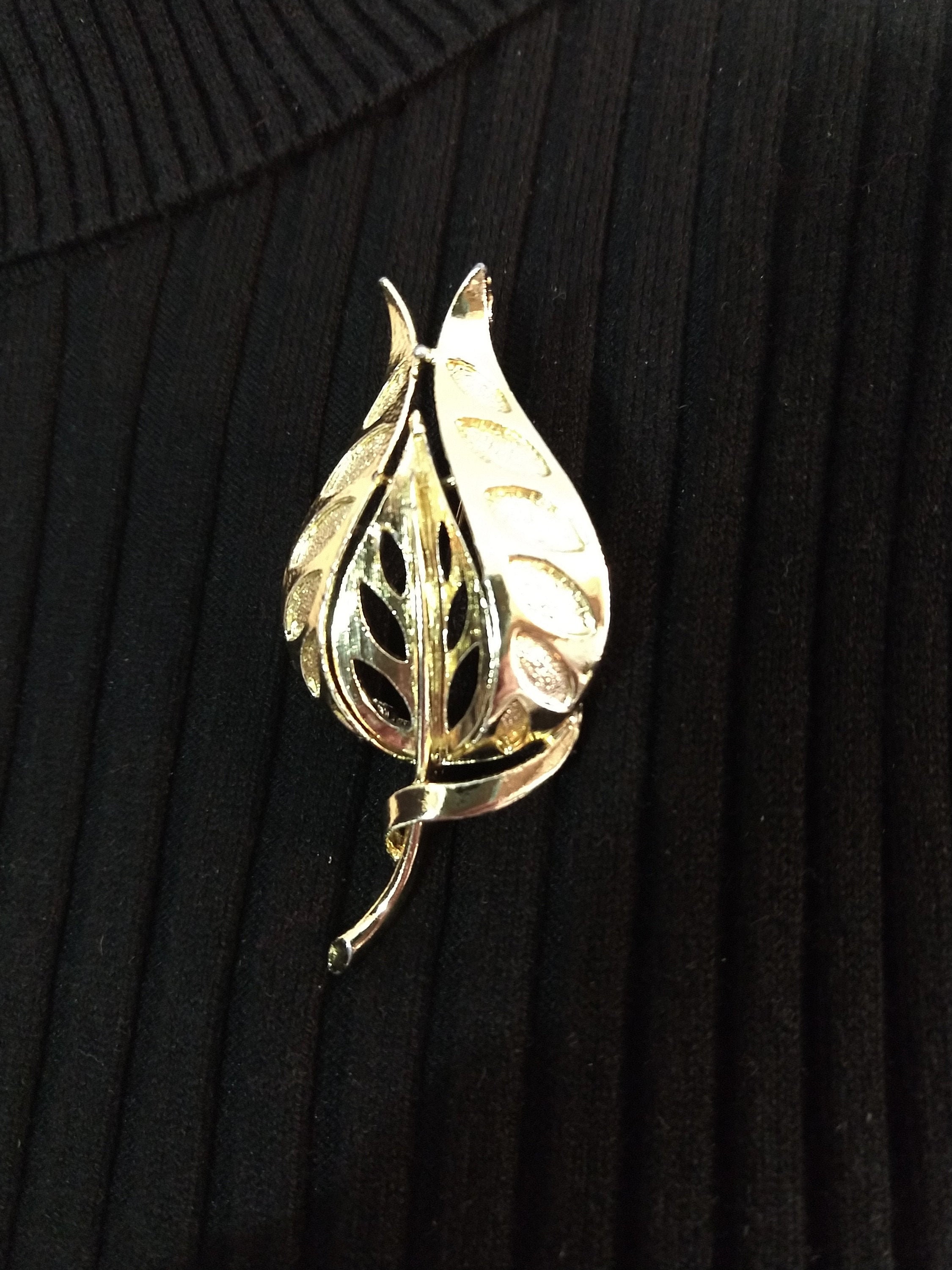Vintage CHANEL Gold tone hat shape pin brooch. Hat with bow. Very chic and  cute. Can be hat pin. Scarf pin.