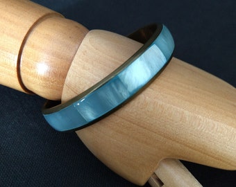 Vintage jewelry Boho bangle bracelet 1960s natural abalone shell aqua inlay with brass