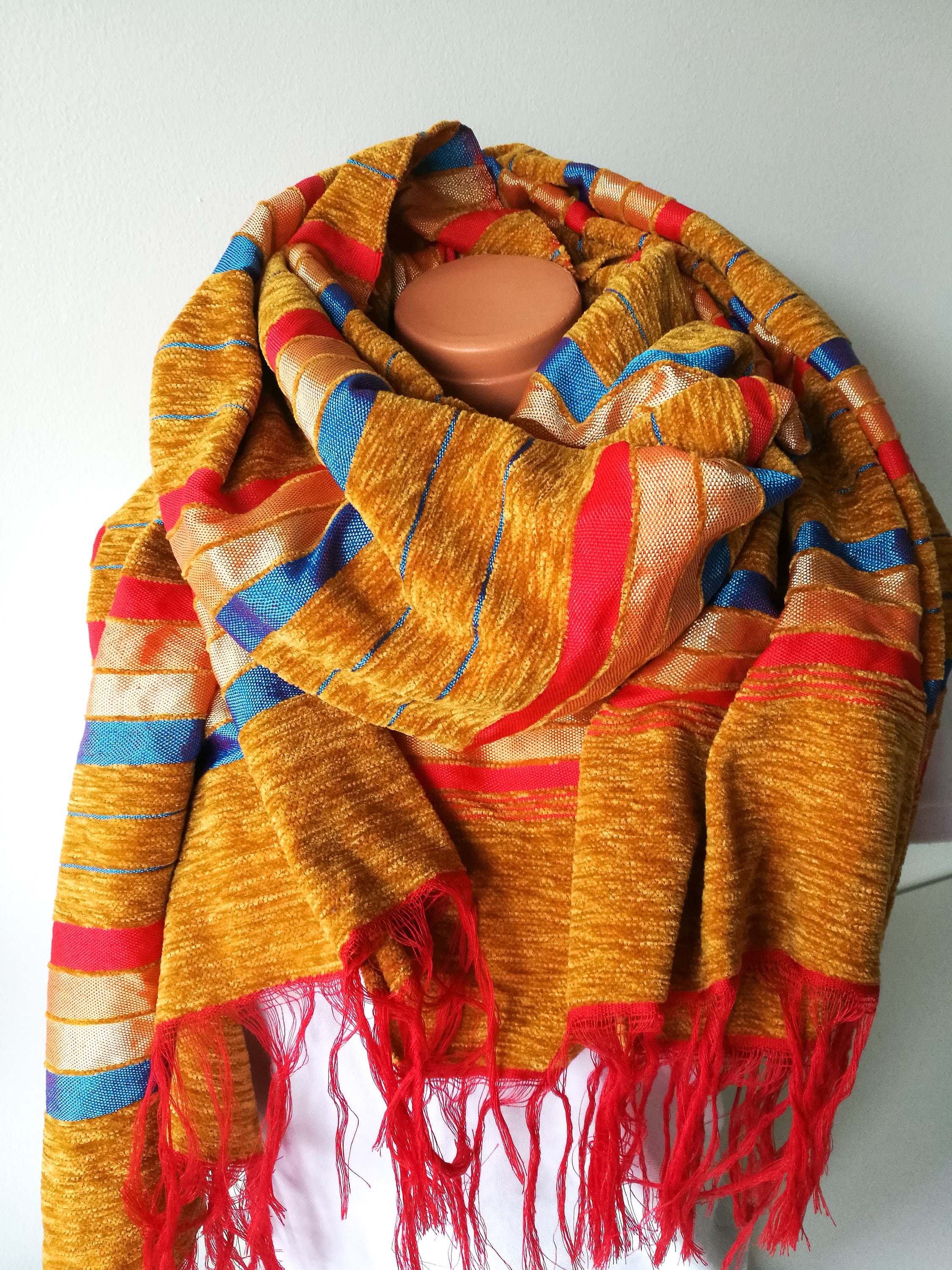 bufanda color mostaza mujer