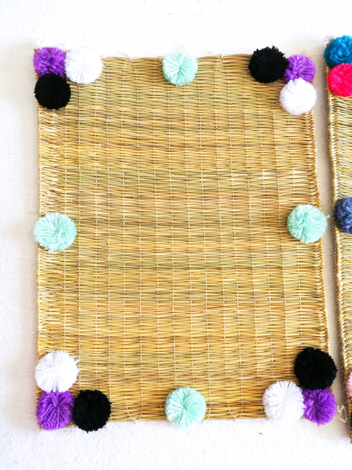 1 Pcs Handmade Straw Placemat With Pompoms Reusable Placemat Etsy