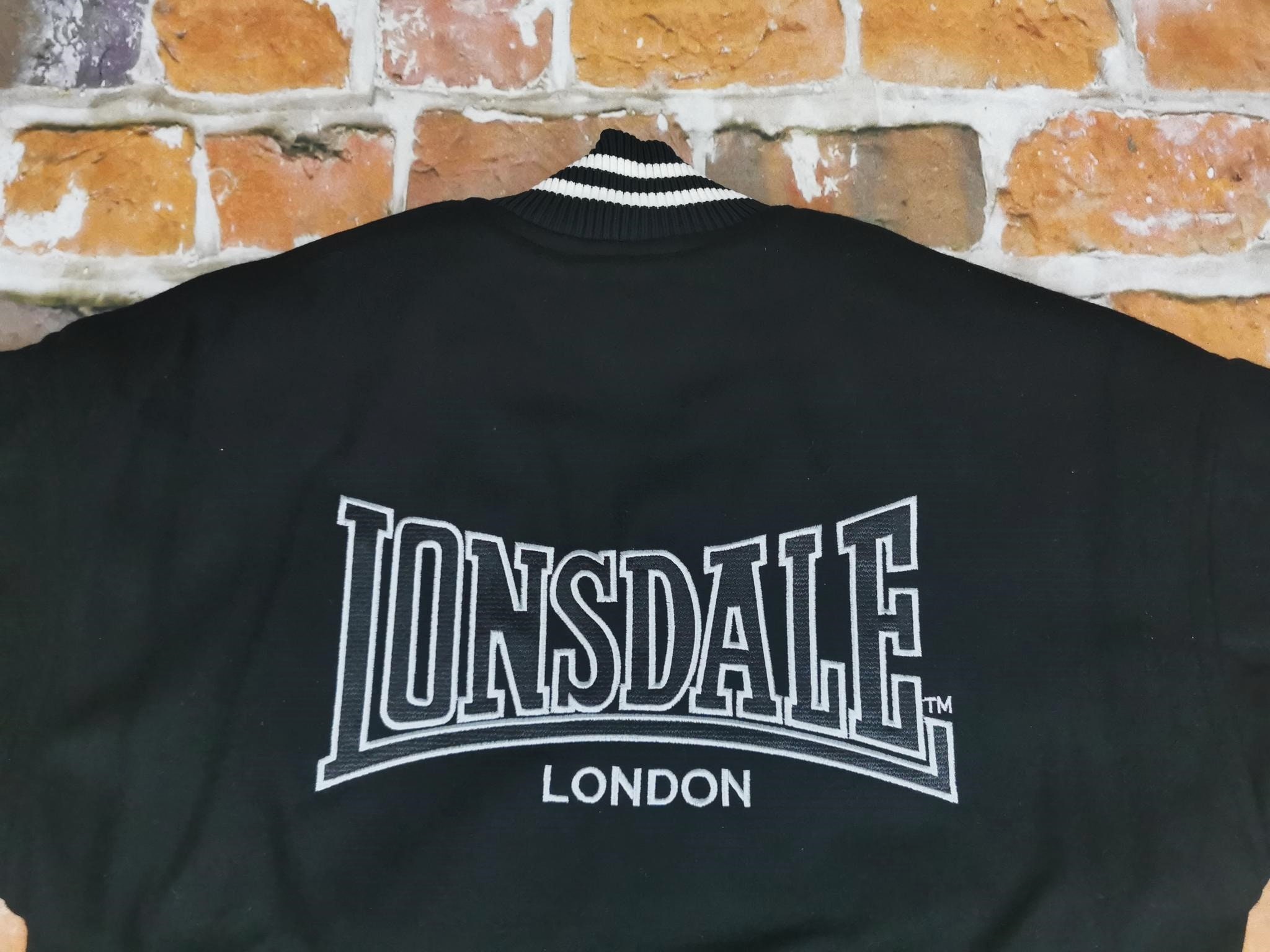 【90s vintage】LONSDALE スタジャン　ブルゾン　短丈　刺繍 il_fullxfull.4790775759_8w2e.jpg