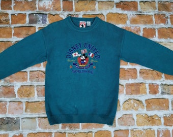 Walt Disney United Worldwide Vintage Mickey Mouse Sweater Green