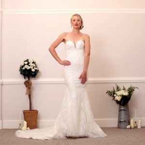 Stunning Champagne Sparkly Lace Strapless Fishtail Fit and Flare Wedding Dress 8 10 16