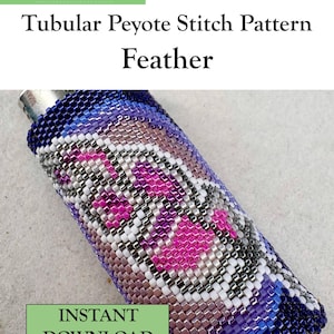 Könnte beinhalten: Ein röhrenförmiges Peyote-Stich-Perlenmuster mit einem Federdesign in den Farben Violett, Pink, Weiß und Grau. Der Text lautet Selina's BEADING, PDF Pattern, Skill level: Intermediate, Tubular Peyote Stitch Pattern Feather, INSTANT DOWNLOAD.