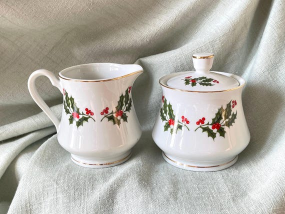 【美品】英国製　ロイヤルスタッフォード★Holly Night★ペアセット Vintage Christmas Holly Porcelain Creamer and Sugar Bowl Set All