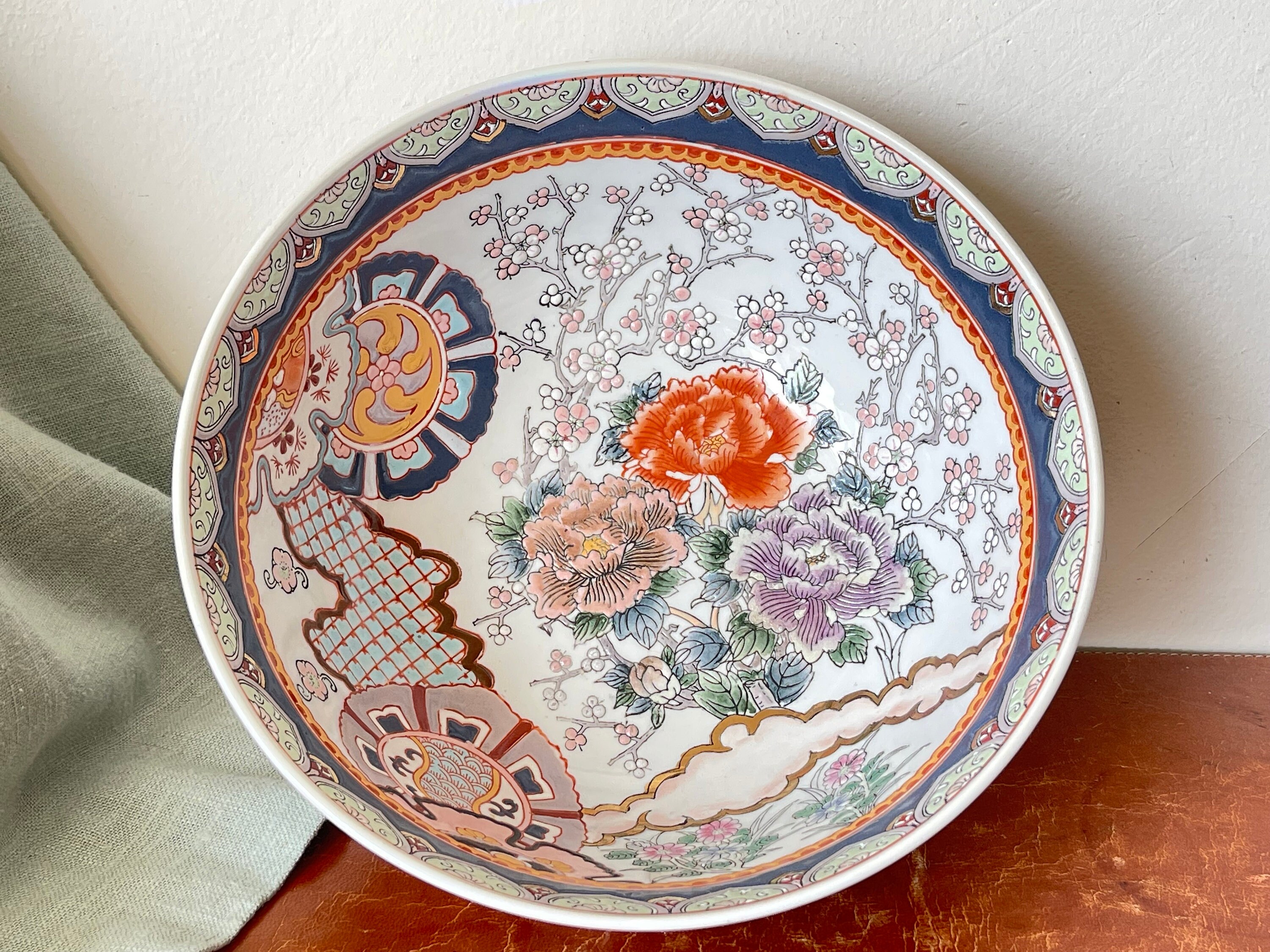 Antique Chinese Porcelain Bowl Late Qing to Early Republic Hand