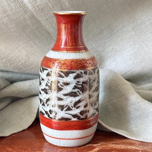 Japanese Kutani Sake Bottle Thousand Cranes Design Hand Painted Porcelain Sake Decanter PC4251