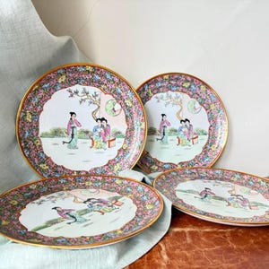 Vintage Chinese Famille Rose Dinner Plates Set of 4 Hand Painted Gilded Porcelain Jingdezhen Rose Medallion    PC4177