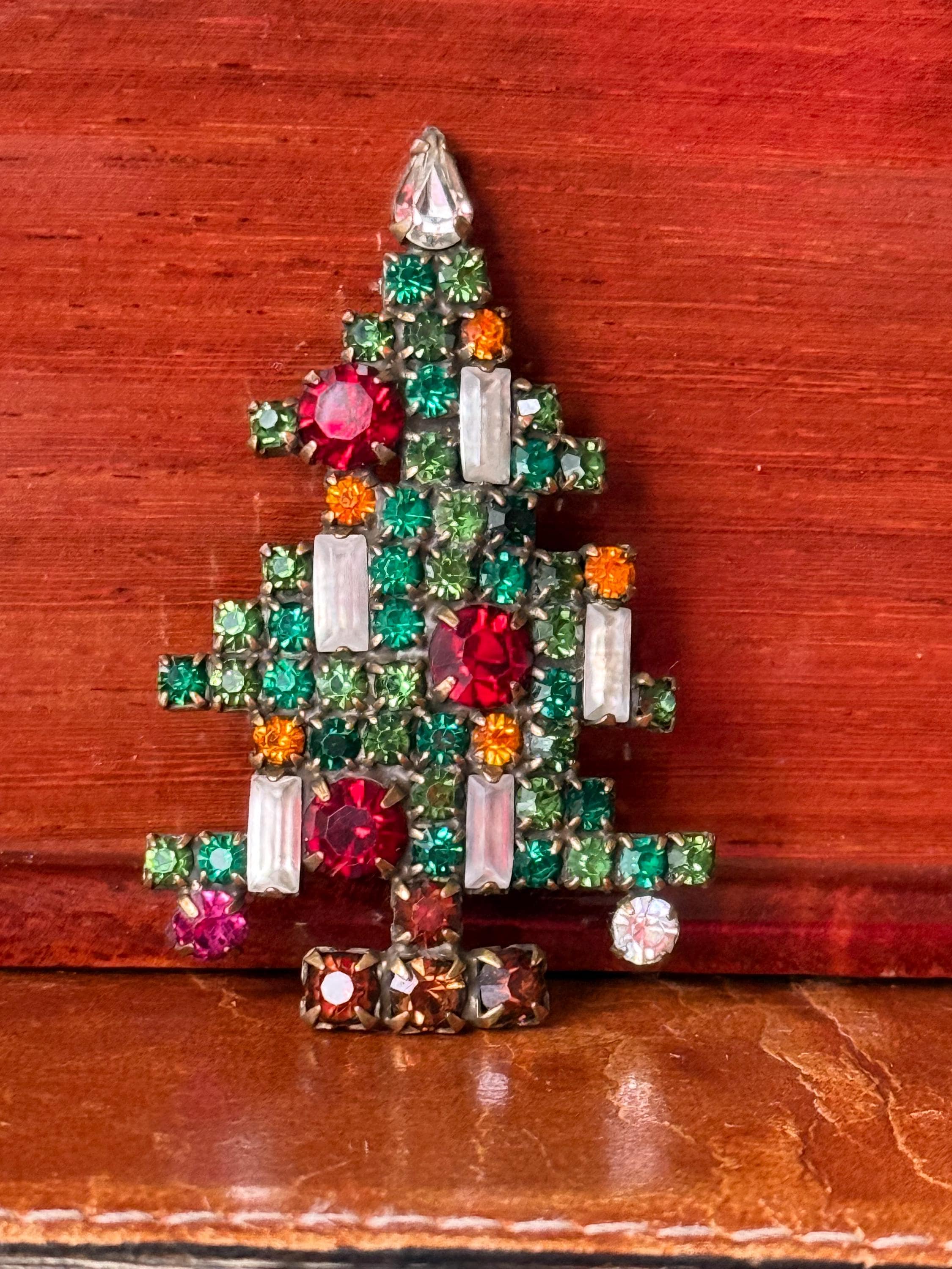 Weiss Vintage 5 Candle Brooch - Etsy