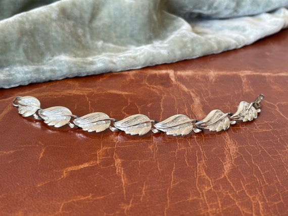 Coro Silver Leaf Link Bracelet Classic 1950’s Mid… - image 7