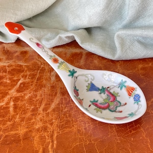 Vintage Chinese Butterfly and Melon Pattern Enameled Porcelain Spoon Rest 1960’s Rose Medallion Spoon Dish PC3935