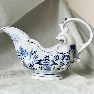 Blue Danube Gravy Sauce Boat Blue Onion Meissen Pattern Porcelain Serve-ware Made In Japan PC4681