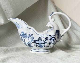 Blue Danube Gravy Sauce Boat Blue Onion Meissen Pattern Porcelain Serve-ware Made In Japan PC4681