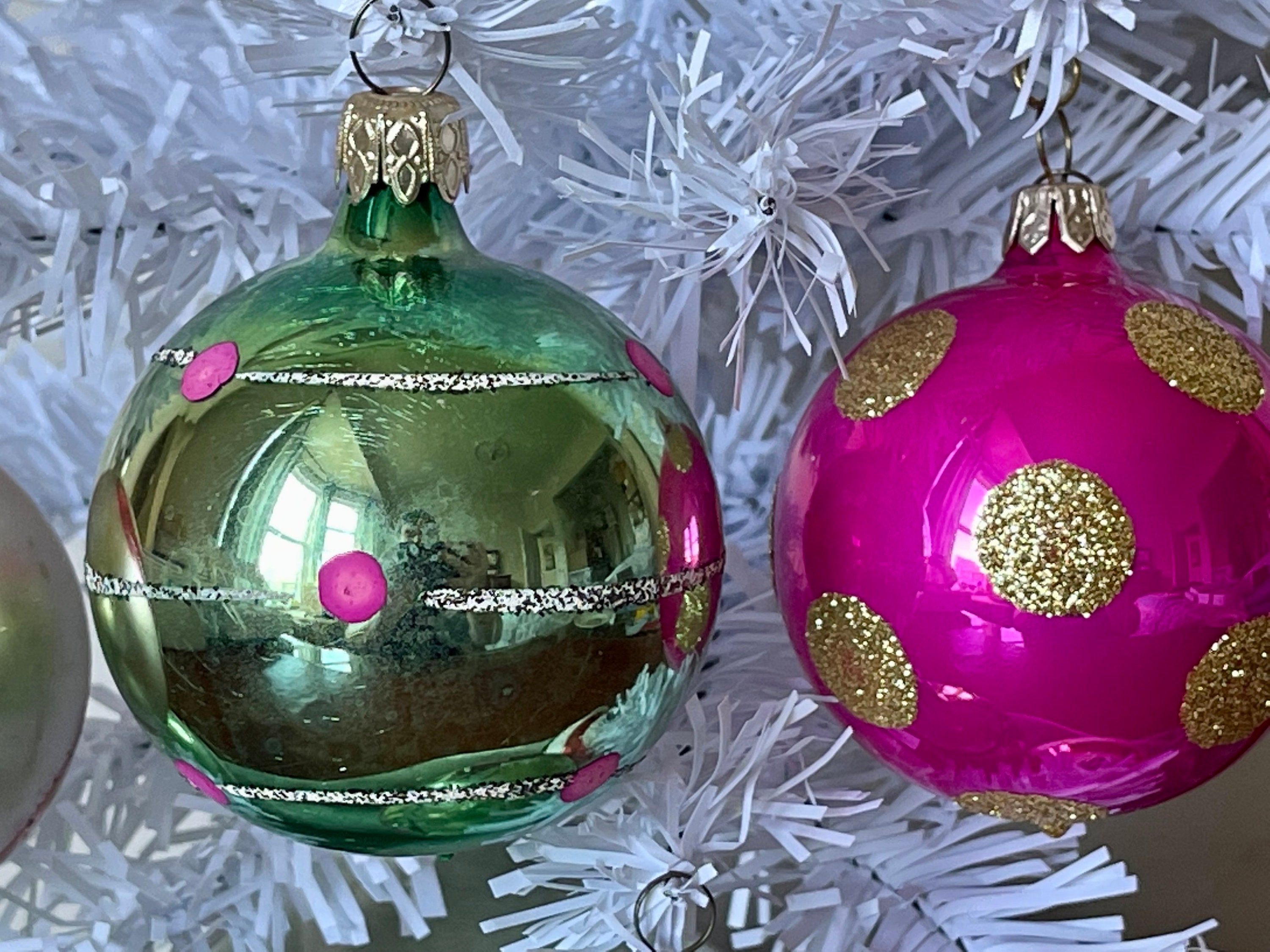 6” Glass Vintage Santa Bearing Gifts Ball Ornament