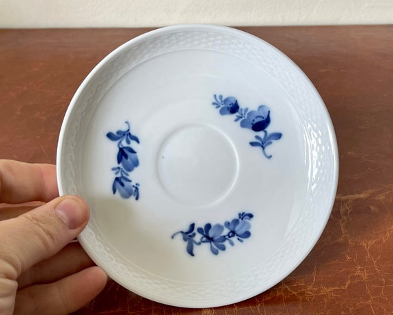 Royal Copenhagen Danish Porcelain Blue Flower Braided 8049-10 Saucer Circa  1920s PC2054 -  Canada