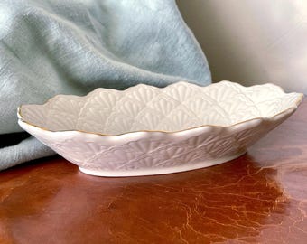 アメリカ製ヴィンテージ　LENOX　花文リムプレート USA【未使用】 Lenox Serving Bowl Vintage Lenox Cream Bone China Made in the