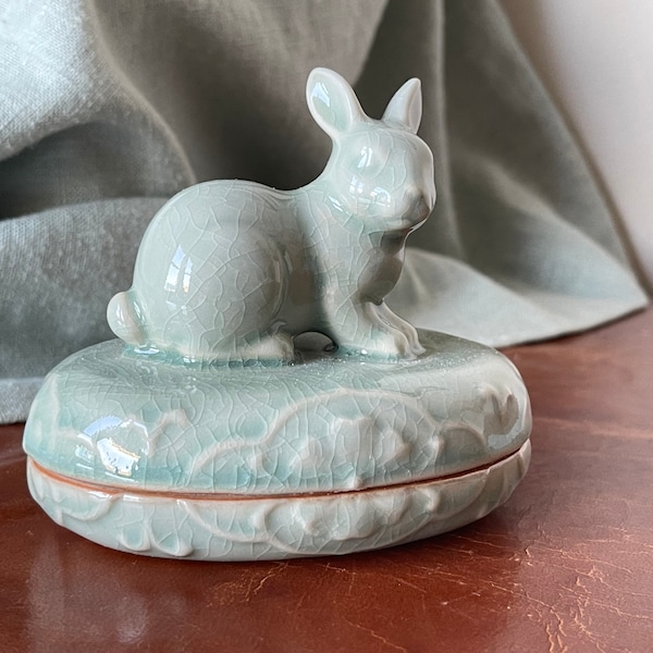 Vintage Celadon Rabbit Trinket Box Japanese Crackle Glaze Bunny Lid Trinket Ring Dish made by Takahashi Japan PC3556