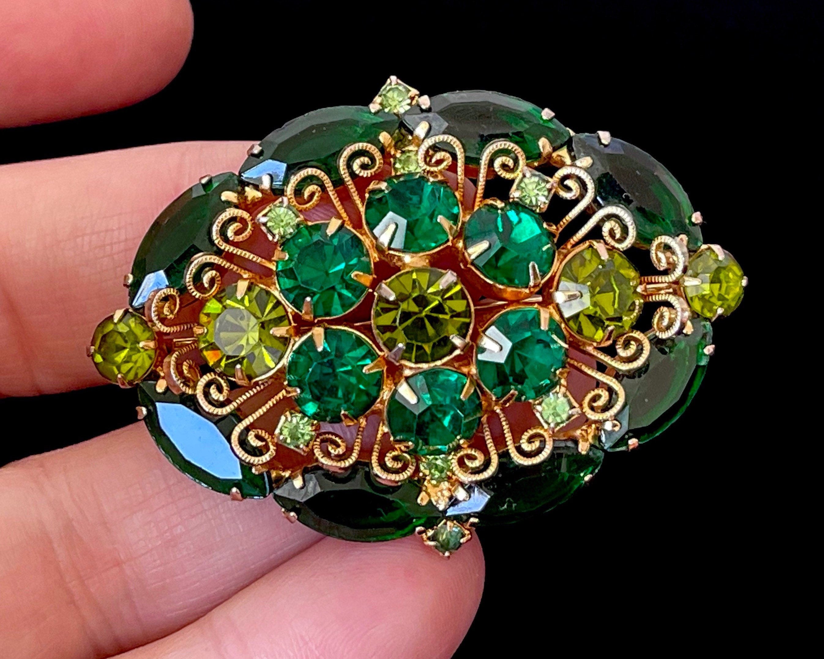 D & E Juliana Brooch Verified Juliana Green Oval Rhinestone Brooch