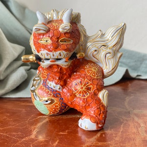 Vintage Satsuma Foo Lion Figure Shisa Dog Foo Dog Decoration Chinese Satsuma Hand Painted and Enameled Moriage Statue PC2973